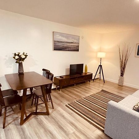 #202 Cozy Mountain View 2 Bedrooms In Dt Canmore Bagian luar foto