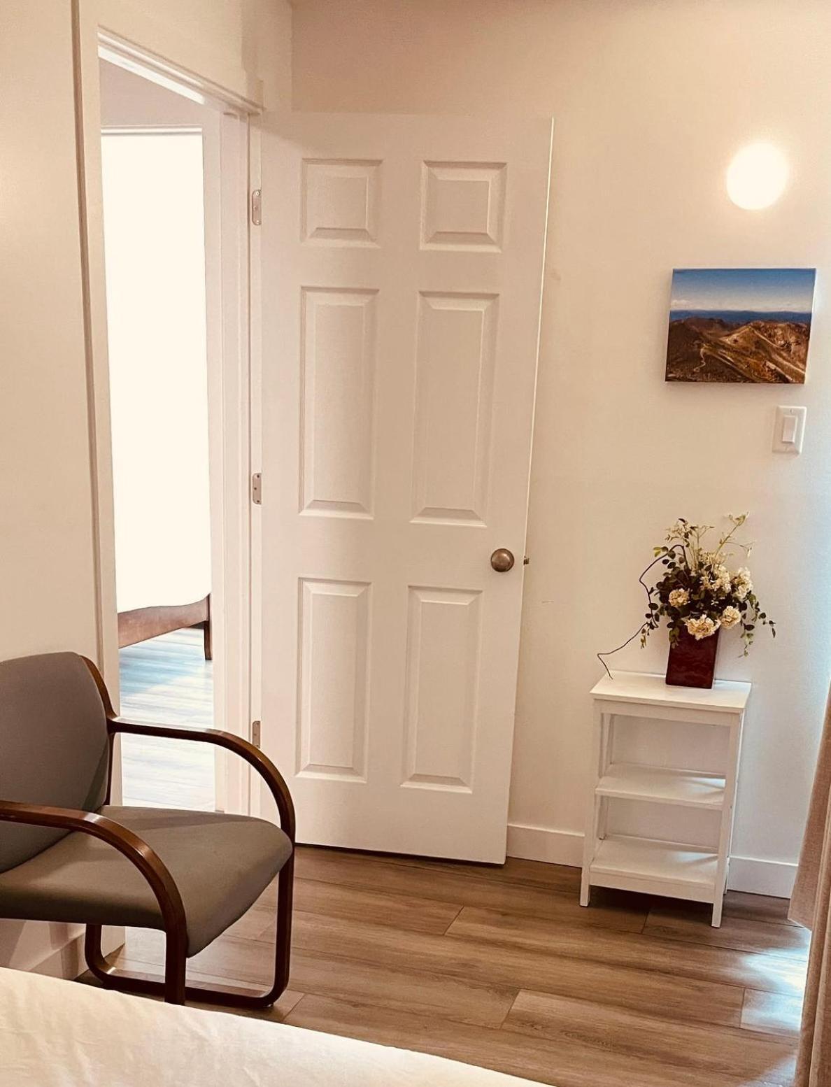 #202 Cozy Mountain View 2 Bedrooms In Dt Canmore Bagian luar foto